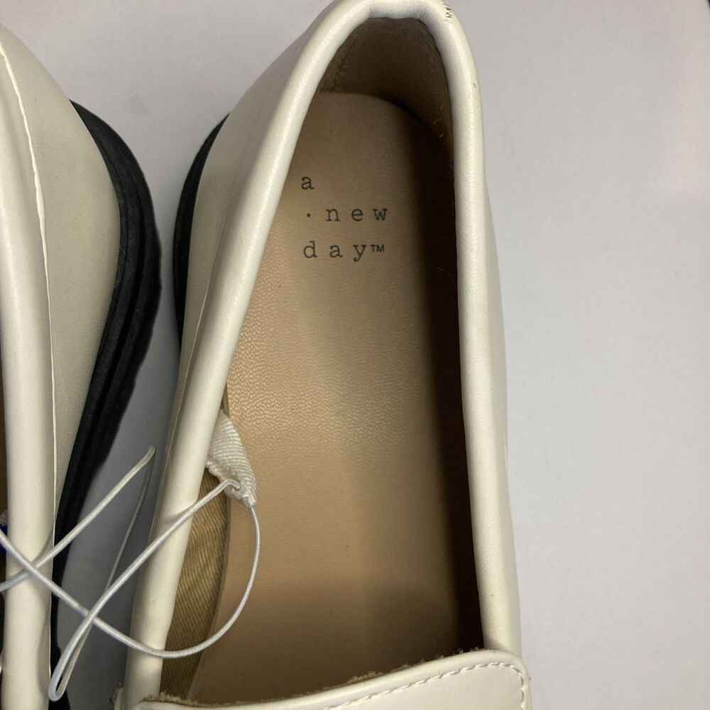Womens A New Day White Penny Loafer Size 8 Chunky Rubber Black Soles New w/ Tags - Picture 5 of 12